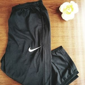 Nike dri fit capri workout pants